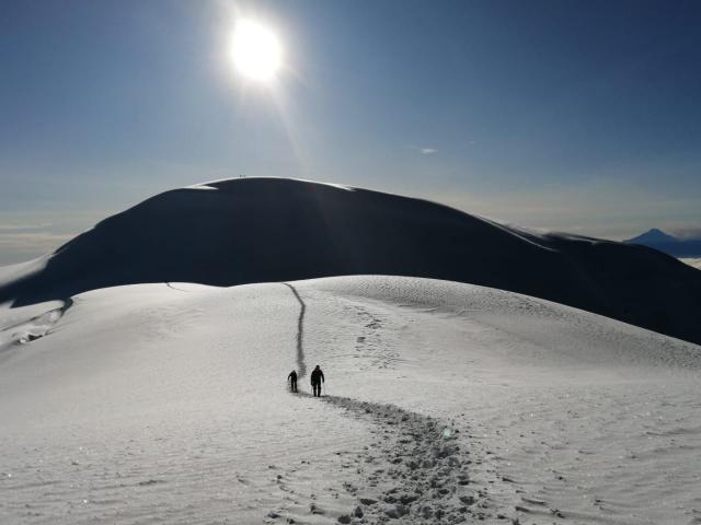 "Is Mount Chimborazo higher than everest?" and other Frequently Asked Questions. 3 16904 | Ecuador